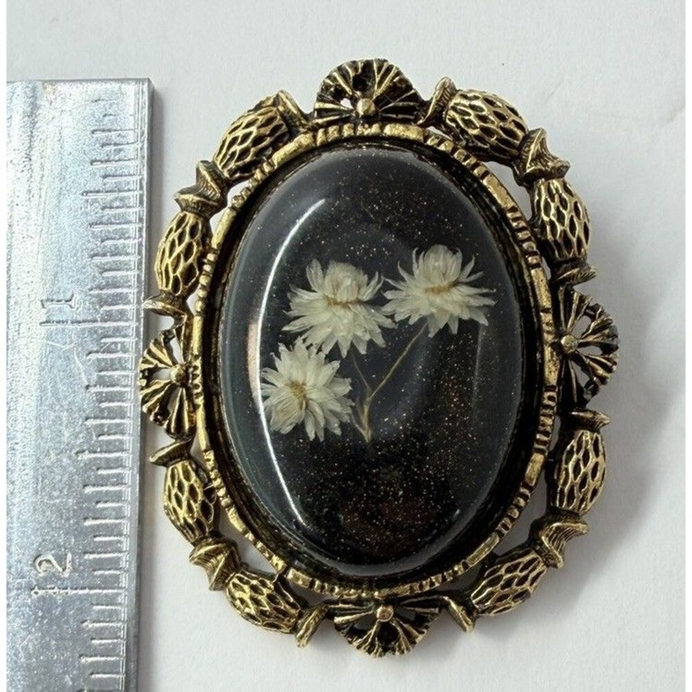 Vintage 1970s Black Resin Pressed Flower Brooch Pendant Ornate Gold Tone - Picture 5 of 5